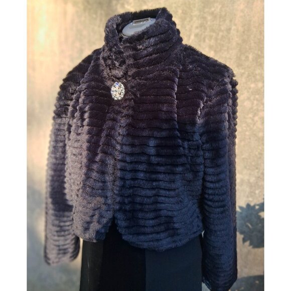 Melanie Lynn Faux Fur Jacket with Crystal broach Button XL - Picture 4 of 8